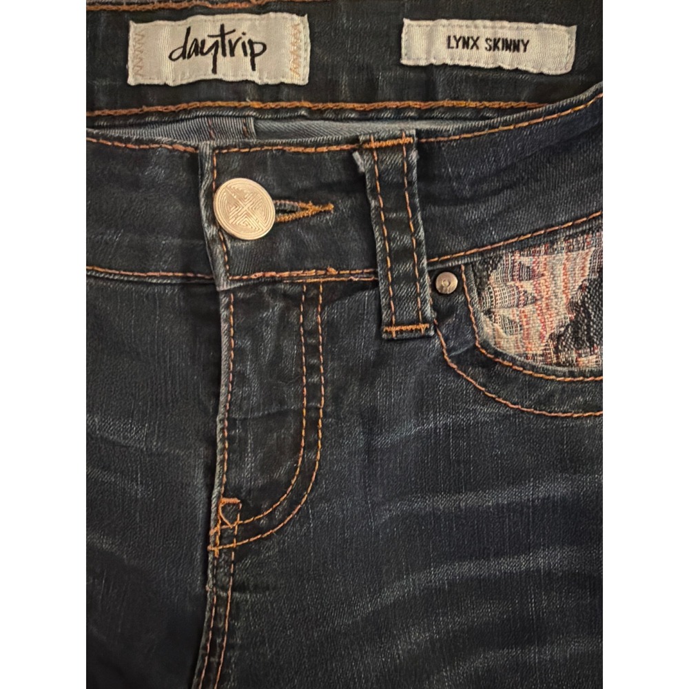 Daytrip Lynx Skinny Jeans Womens 27L Dark Wash Southwestern Pocket Inset DBK1915 - Picture 2 of 11